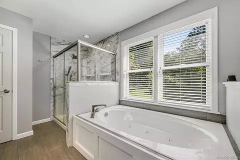 Bath - 624 Mt View Rd, Peekskill, NY 10566 photo 2 of 4