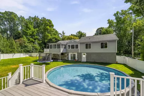 Exterior - 624 Mt View Rd, Peekskill, NY 10566 photo 5 of 5