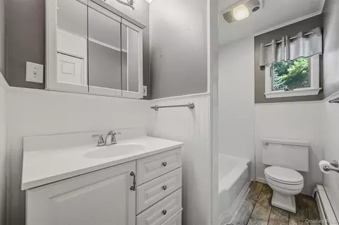 Bath - 624 Mt View Rd, Peekskill, NY 10566 photo 3 of 4