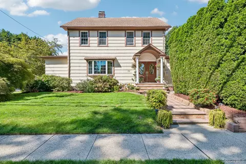 77 Jefferson Ave, North Hempstead, NY 11577