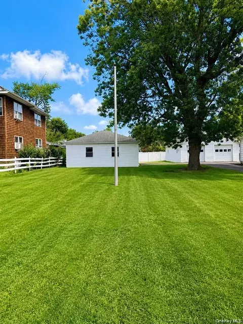 Exterior - 39 Cleveland St, Patchogue, NY 11772 photo 1 of 3