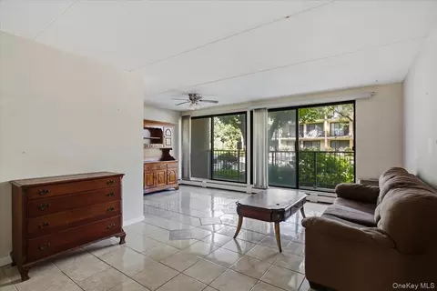 Living - 150 Overlook Ave #1P, Peekskill, NY 10566 photo 5 of 5