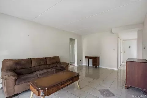 Living - 150 Overlook Ave #1P, Peekskill, NY 10566 photo 1 of 5
