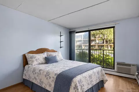 Bedroom - 150 Overlook Ave #1P, Peekskill, NY 10566 photo 1 of 2