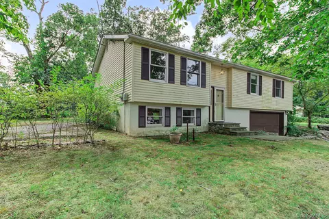 47 Jean Dr, Cortlandt, NY 10567