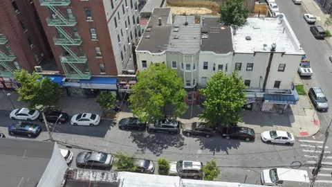 506 E 183rd St, New York, NY 10458