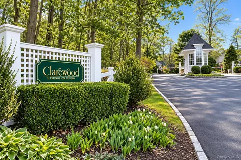 100 Clarewood Dr #1K, Greenburgh, NY 10706