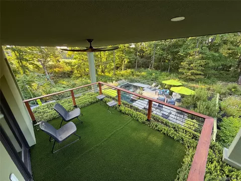 Exterior - 215 Smith Rd, Poughkeepsie, NY 12603 photo 3 of 8