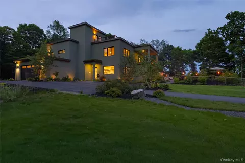 Exterior - 215 Smith Rd, Poughkeepsie, NY 12603 photo 2 of 8