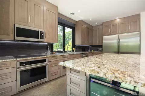 Kitchen - 215 Smith Rd, Poughkeepsie, NY 12603 photo 2 of 2
