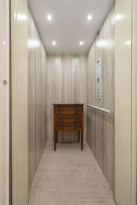 Entry Way - 215 Smith Rd, Poughkeepsie, NY 12603 photo 2 of 3