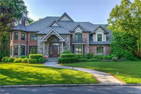 270 Trenor Dr, New Rochelle, NY 10804