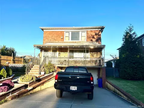 5835 229th St, New York, NY 11364