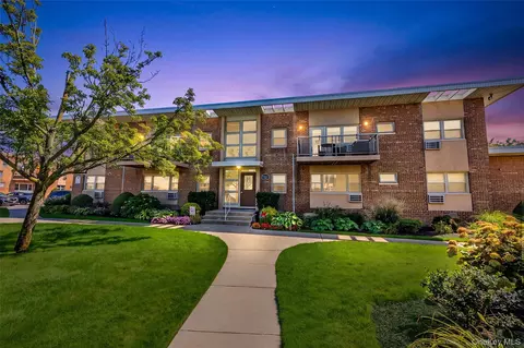 4 Rose Street Building 2 St UNIT C1, Oceanside, NY 11572