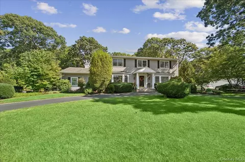 81 Widgeon Ct, Great River, NY 11739