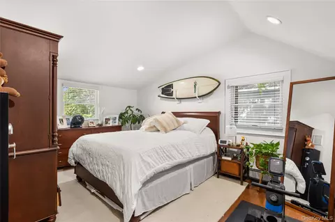 Bedroom - 124 Smith Ave, Islip, NY 11751 photo 3 of 4