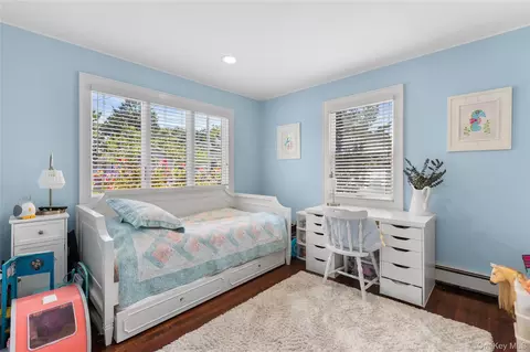 Bedroom - 124 Smith Ave, Islip, NY 11751 photo 4 of 4