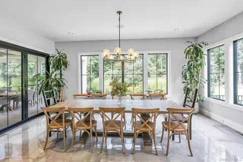 Dining - 712 Hubbard Ave, Riverhead, NY 11901 photo 1 of 1