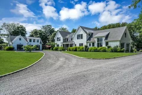 Exterior - 712 Hubbard Ave, Riverhead, NY 11901 photo 2 of 11