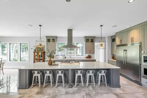 Kitchen - 712 Hubbard Ave, Riverhead, NY 11901 photo 1 of 2