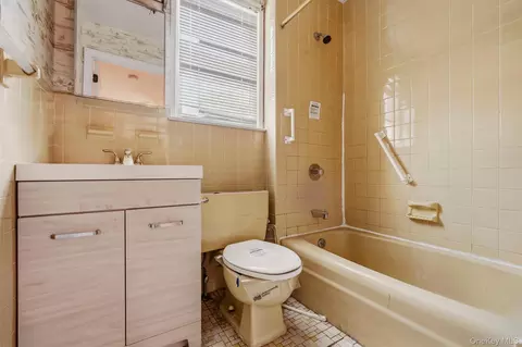 Bath - 102 Delafield St, Poughkeepsie, NY 12601 photo 1 of 1