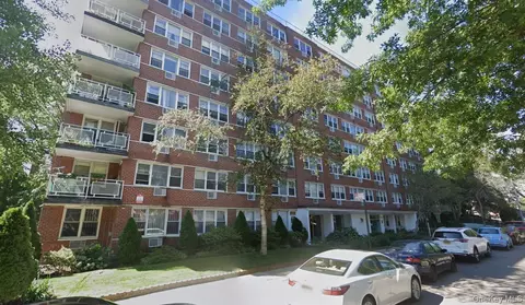172-70 Highland Ave #9F, Jamaica, NY 11432