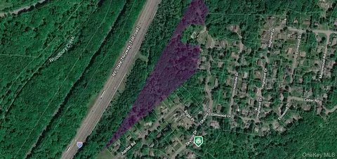 295 Skyline Dr, Woodbury, NY 10930