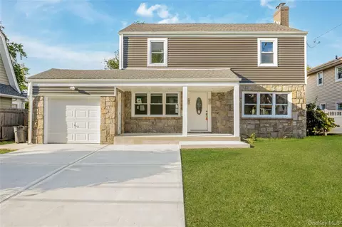 35 Park Blvd, Malverne, NY 11565