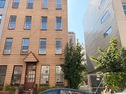 142 N 11th St, Brooklyn, NY 11249