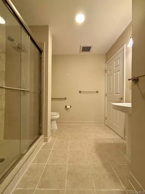 Bath - 311 Sutton Dr #311, Mount Kisco, NY 10549 photo 3 of 4
