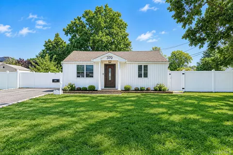 370 Grand Blvd, Deer Park, NY 11729