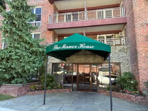 241-20 Northern Blvd #2C, Douglaston, NY 11362