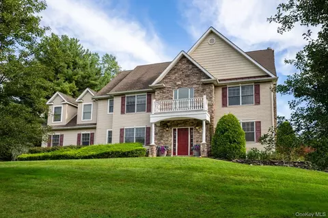 2 Heritage Pl, Orangetown, NY 10983