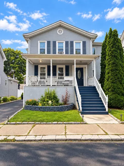 16 Grant St, Middletown, NY 10940