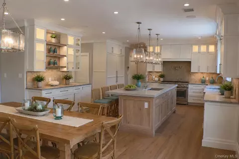 Kitchen - 25 Jareds Path, Brookhaven, NY 11719 photo 1 of 6