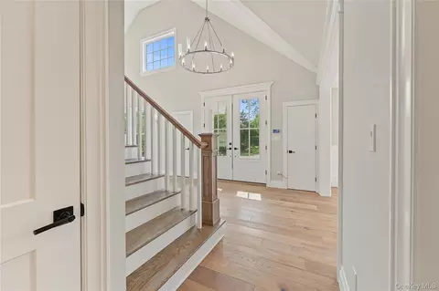 Entry Way - 25 Jareds Path, Brookhaven, NY 11719 photo 3 of 6