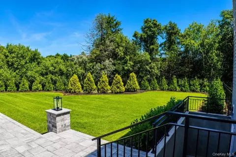 Exterior - 25 Jareds Path, Brookhaven, NY 11719 photo 5 of 7