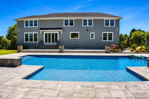 Exterior - 25 Jareds Path, Brookhaven, NY 11719 photo 4 of 7