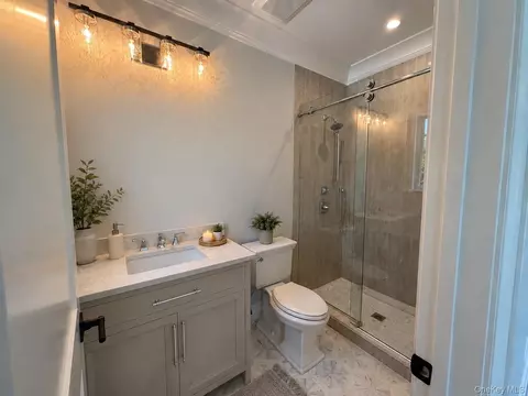 Bath - 25 Jareds Path, Brookhaven, NY 11719 photo 1 of 7