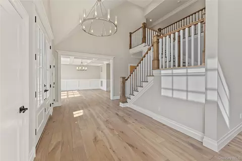 Entry Way - 25 Jareds Path, Brookhaven, NY 11719 photo 2 of 6