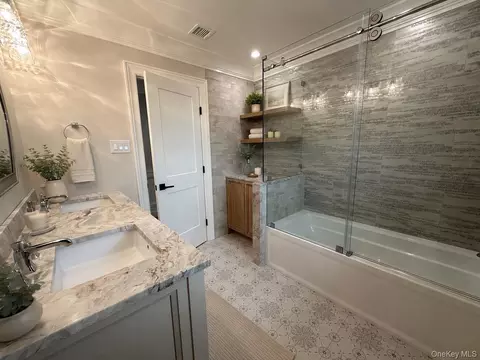 Bath - 25 Jareds Path, Brookhaven, NY 11719 photo 7 of 7