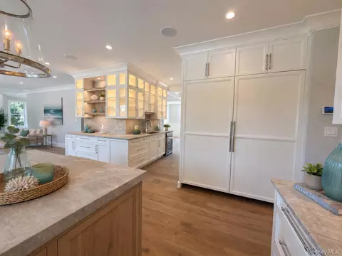 Kitchen - 25 Jareds Path, Brookhaven, NY 11719 photo 2 of 6