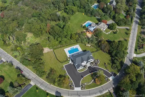View/Area - 25 Jareds Path, Brookhaven, NY 11719 photo 2 of 4