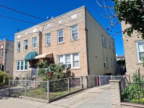 21-23 29 Ave, New York, NY 11102