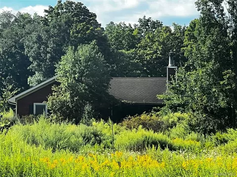 907 Scotchtown Collabar Rd, Middletown, NY 10941