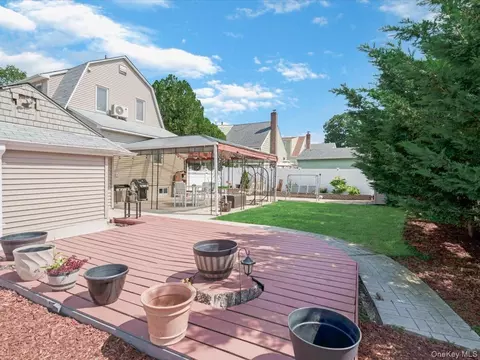 Exterior - 66 Fairmount St, Valley Stream, NY 11580 photo 6 of 6