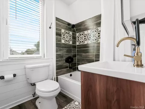 Bath - 66 Fairmount St, Valley Stream, NY 11580 photo 2 of 2