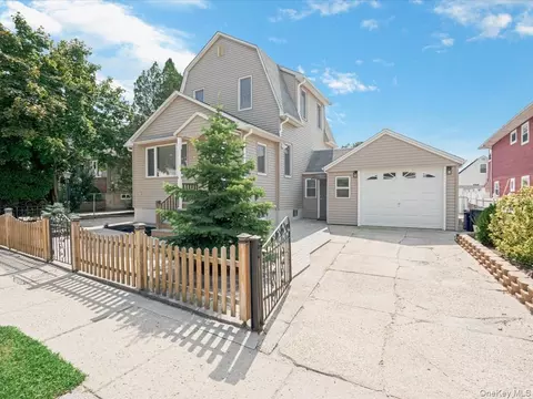 Exterior - 66 Fairmount St, Valley Stream, NY 11580 photo 3 of 6
