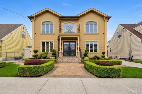 158-31 86th St, Howard Beach, NY 11414