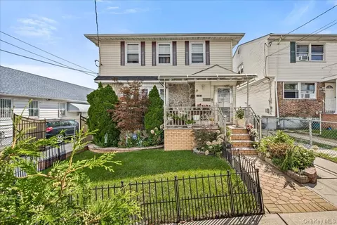 145-67 224th St, New York, NY 11413
